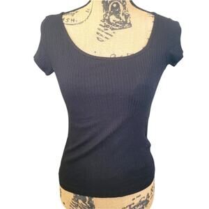 Adrienne Vittadini XS black ribbed short sleeve scoop neck knit top